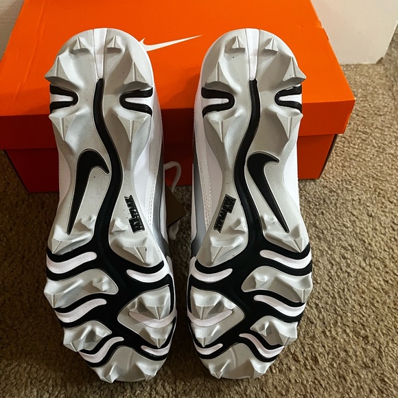 Nike Alpha Menace 4/men’s NWT and box White and Gray Football Cleats size 9.5 main image 5